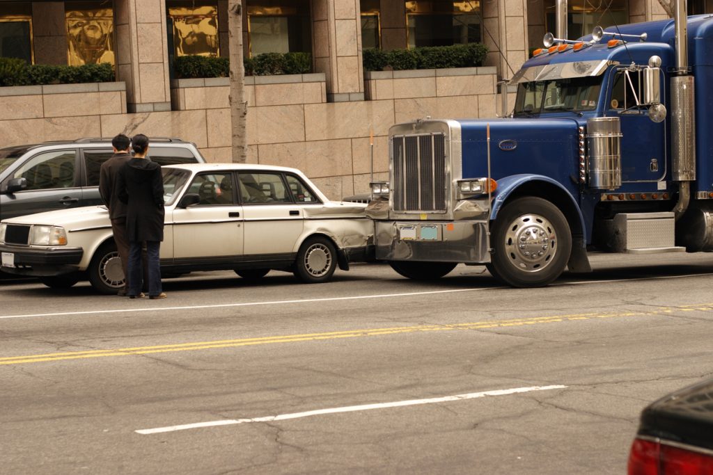 How to Sue Trucking Company After Accident in Austin